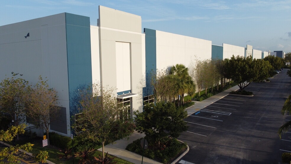 Primary Photo Of 3501 Burris Rd, Davie Distribution For Lease