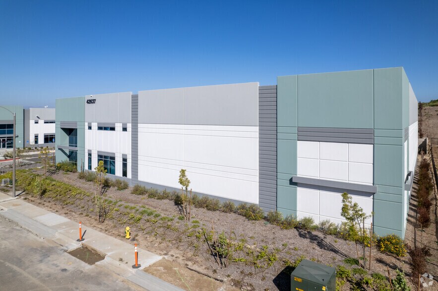 More Photos Of 42637 Avenida Alvarado, Temecula Industrial For Sale