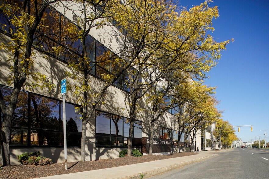 More Photos Of 620 W Erie Blvd, Syracuse Medical For Sale