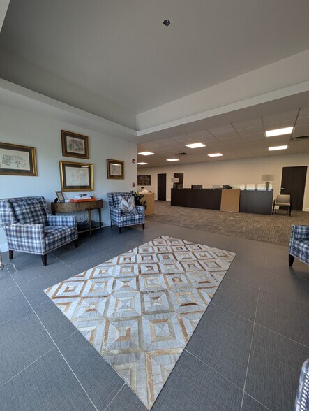 More Photos Of 2100 Brookwood Dr, Little Rock Office For Lease