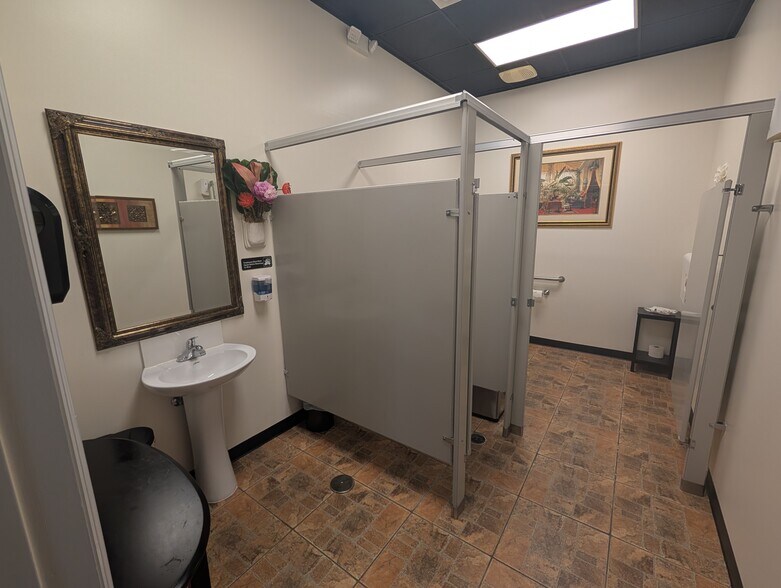 More Photos Of 1437 N US Highway 1, Ormond Beach Office For Sale