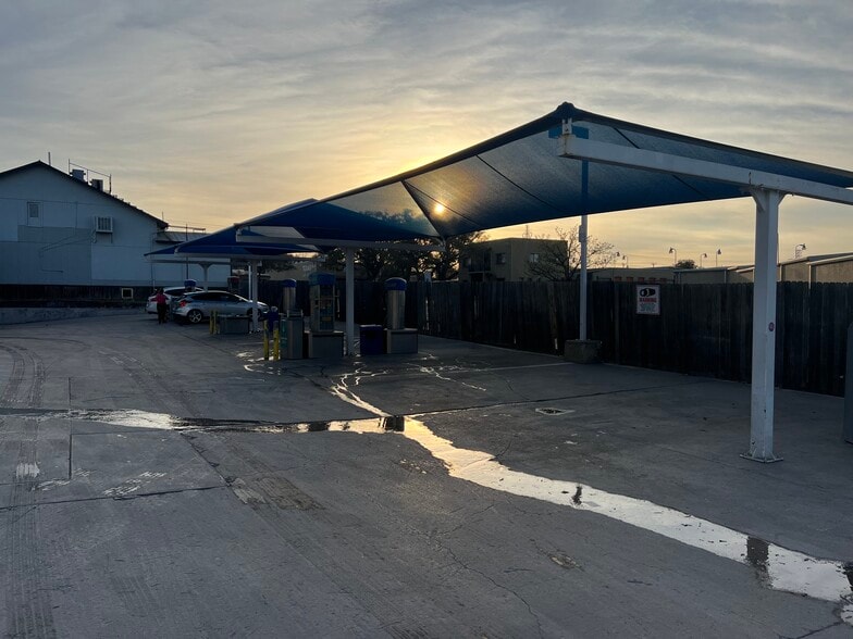 More Photos Of 12343 West Ave, San Antonio General Retail For Sale