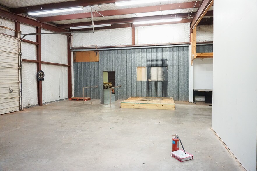 4017 Seymour Hwy, Wichita Falls, TX 76309 Lofts/Showrooms For Lease