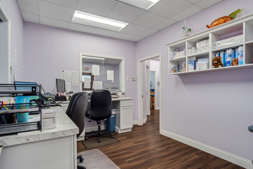 More Photos Of 5506 Broadway Blvd, Garland Medical For Sale