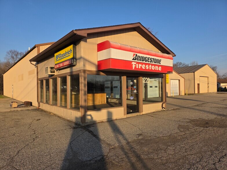 More Photos Of 1223 A N Cedar Rd, Mason Auto Repair For Sale