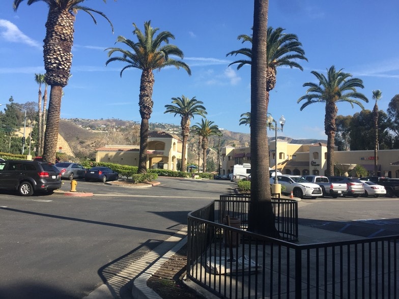 More Photos Of 22200-22290 La Palma, Yorba Linda Unknown For Lease