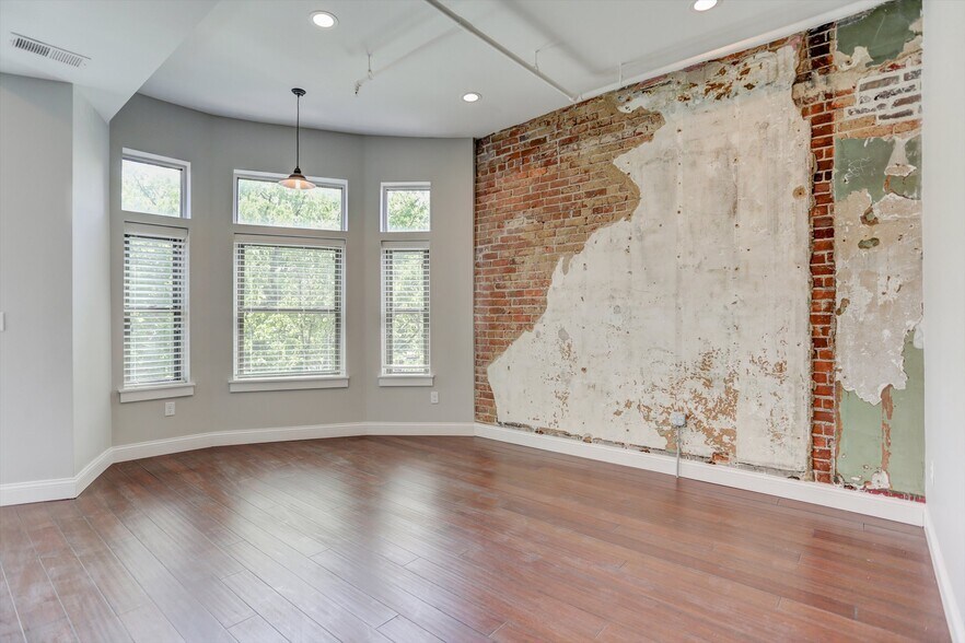 More Photos Of 218 W Main St, Urbana Office For Sale