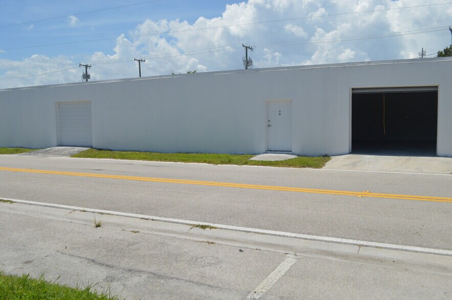 More Photos Of 421 NE 7th Ave, Boynton Beach Warehouse For Lease