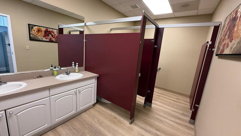 More Photos Of 1516 Village Harbor Dr, Clover Storefront Retail Office For Sale