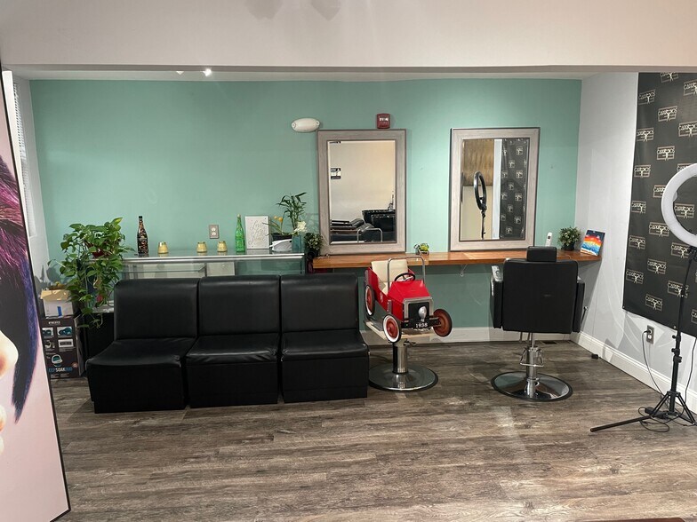 More Photos Of 1017 University Blvd E, Silver Spring Office For Sale