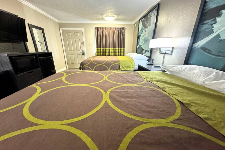 More Photos Of 999 Cooper Rd, Picayune Hotel For Sale
