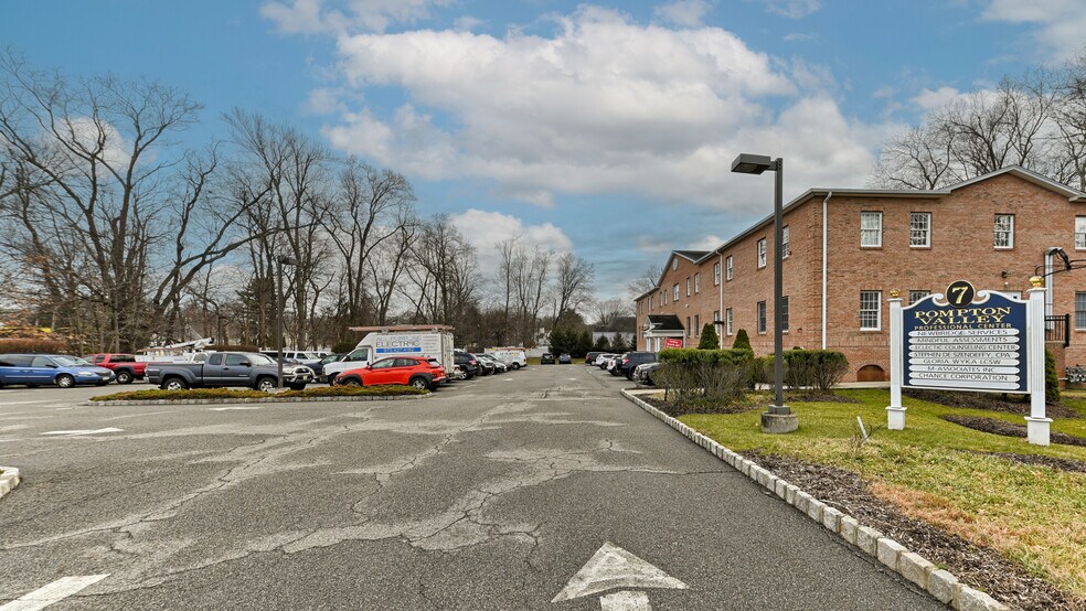 More Photos Of 7 Industrial Rd, Pequannock Office For Lease
