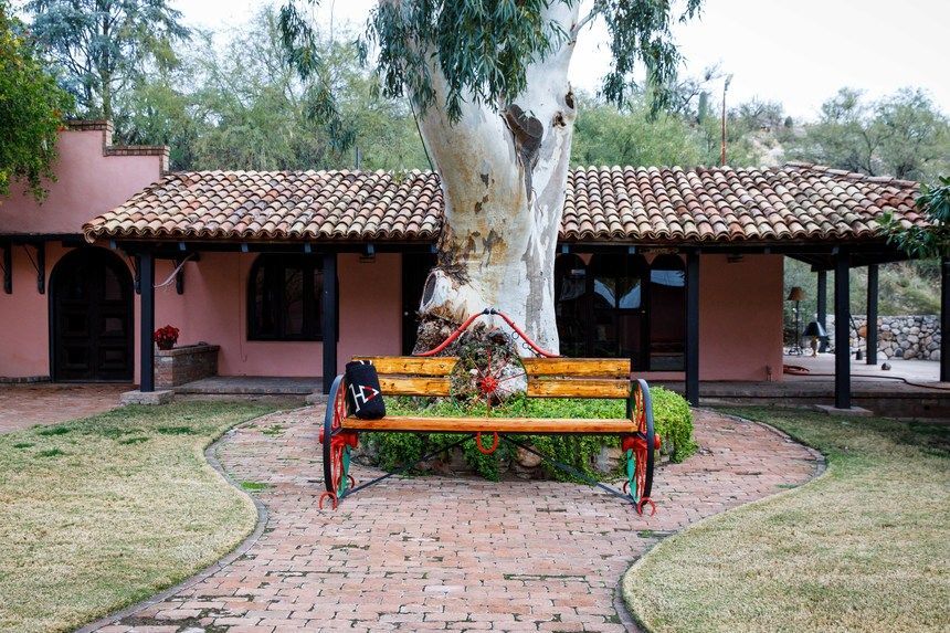 More Photos Of 13500 N Oracle Rd, Tucson Specialty For Sale