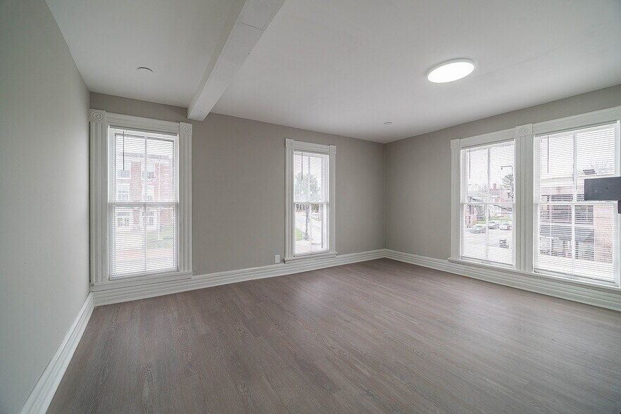More Photos Of 16-20 W Park St, Westerville Apartments For Sale