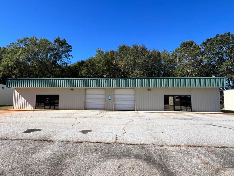 More Photos Of 1317 Cedar Lane Rd, Greenville Light Manufacturing For Lease