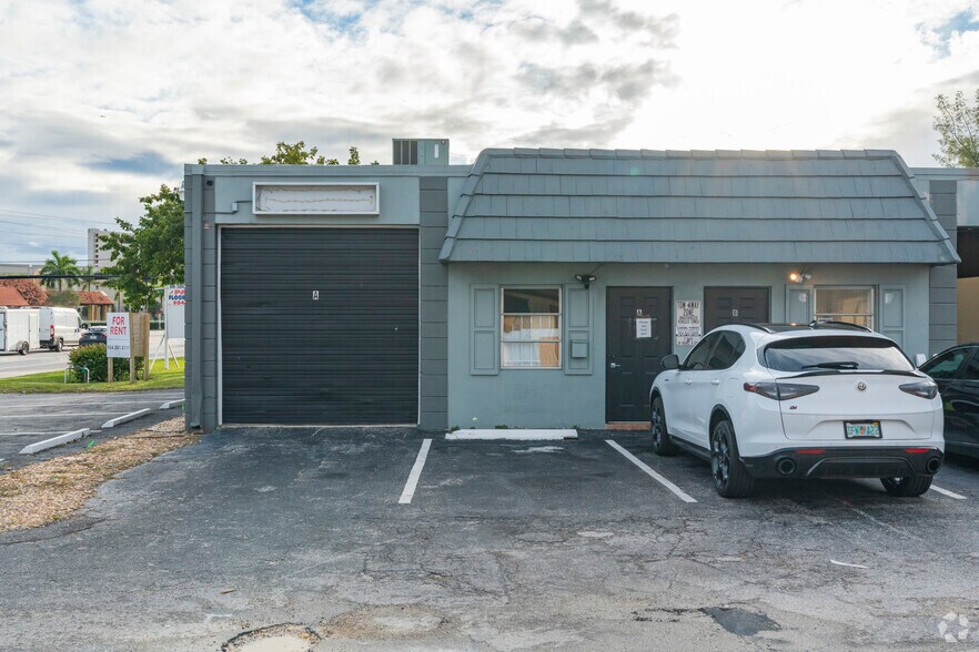 More Photos Of 1441 SW 12th Ave, Pompano Beach Showroom For Lease