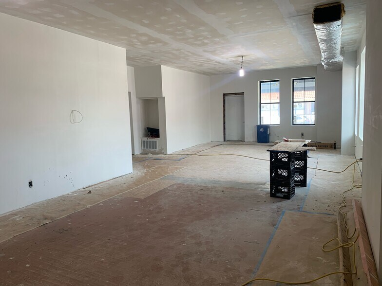 More Photos Of 4804 Whetsel Ave, Cincinnati Storefront Retail Residential For Sale