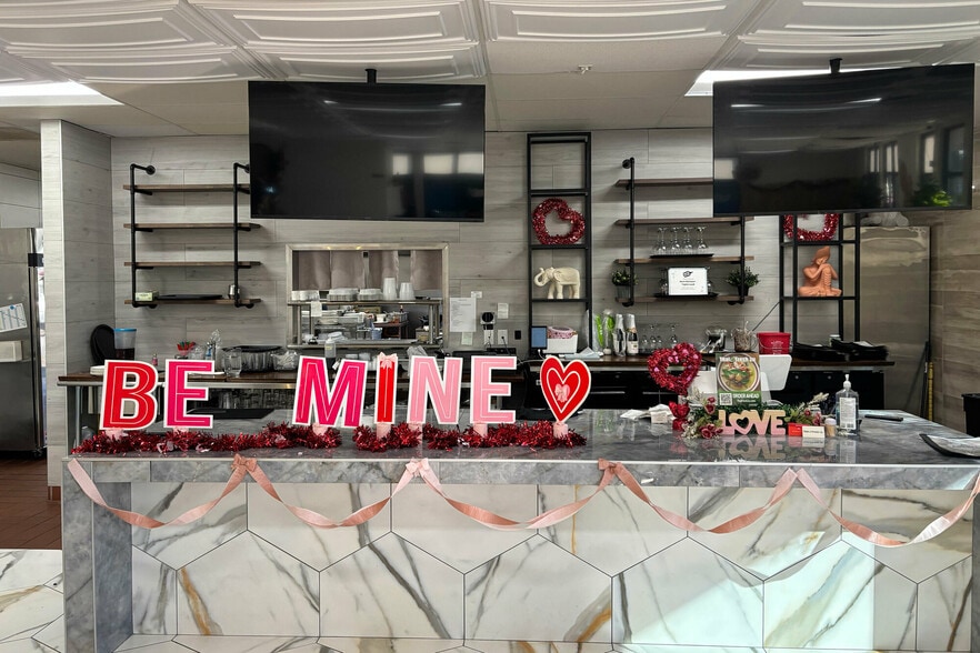 More Photos Of 10655 Coloma Rd, Rancho Cordova Freestanding For Sale