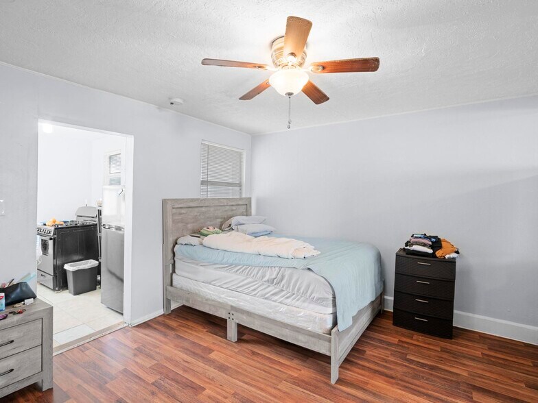More Photos Of 127 W Mead Ave, Salt Lake City Apartments For Sale