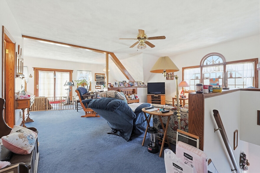 More Photos Of 1501 Lonsdale Ave, Lincoln General Retail For Sale