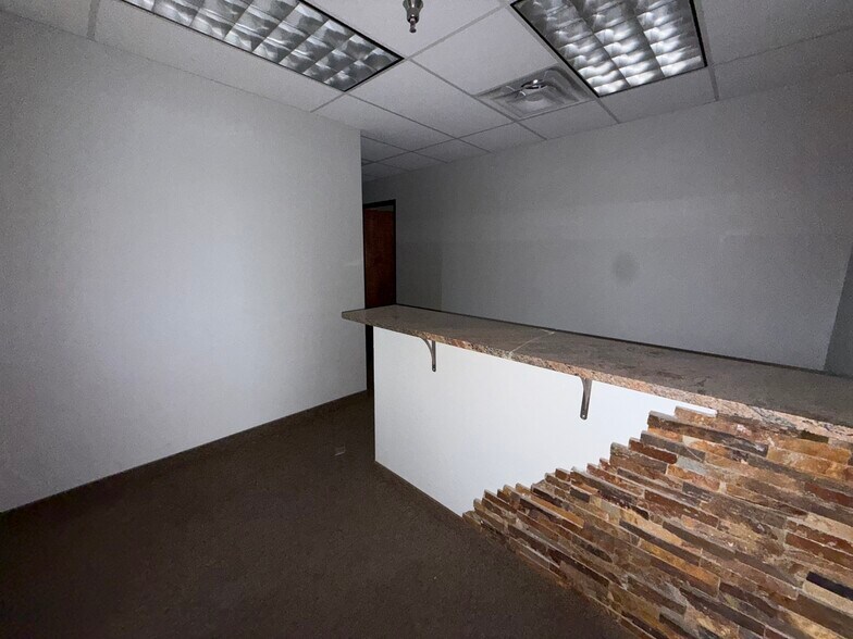 More Photos Of 21620 N 26th Ave, Phoenix Warehouse For Sale