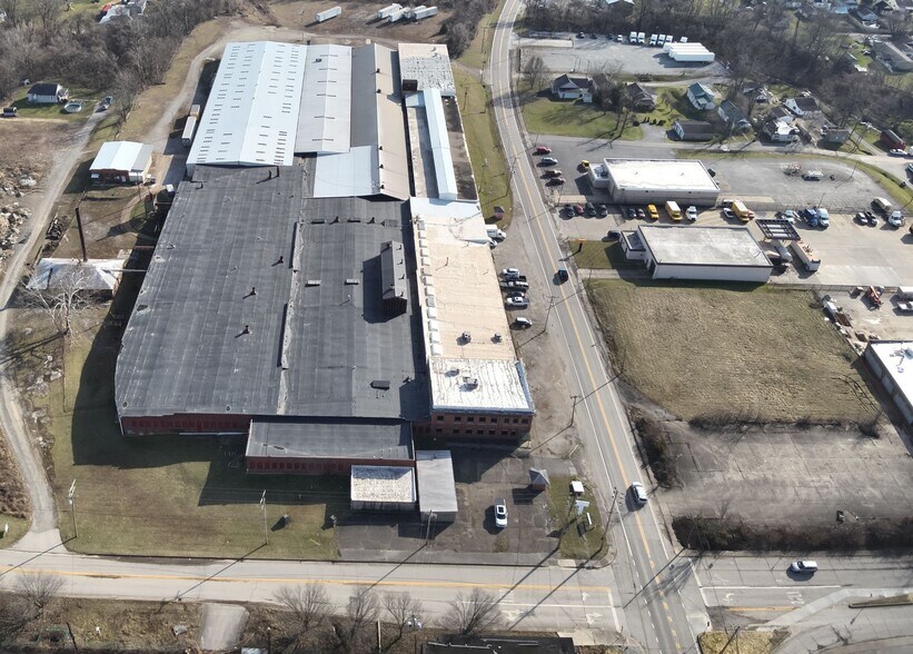 More Photos Of 3901 Camden Ave, Parkersburg Warehouse For Lease