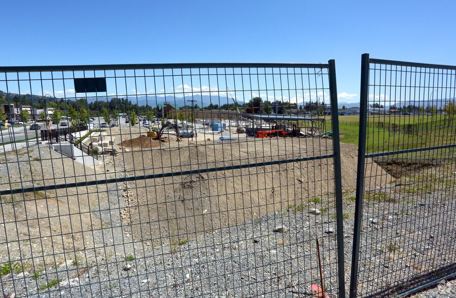 More Photos Of 1828 McCallum Rd, Abbotsford General Retail For Sale