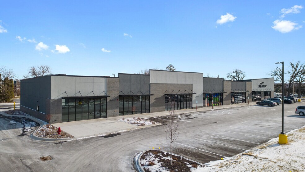 More Photos Of 2570 Middle, Bettendorf General Retail For Sale