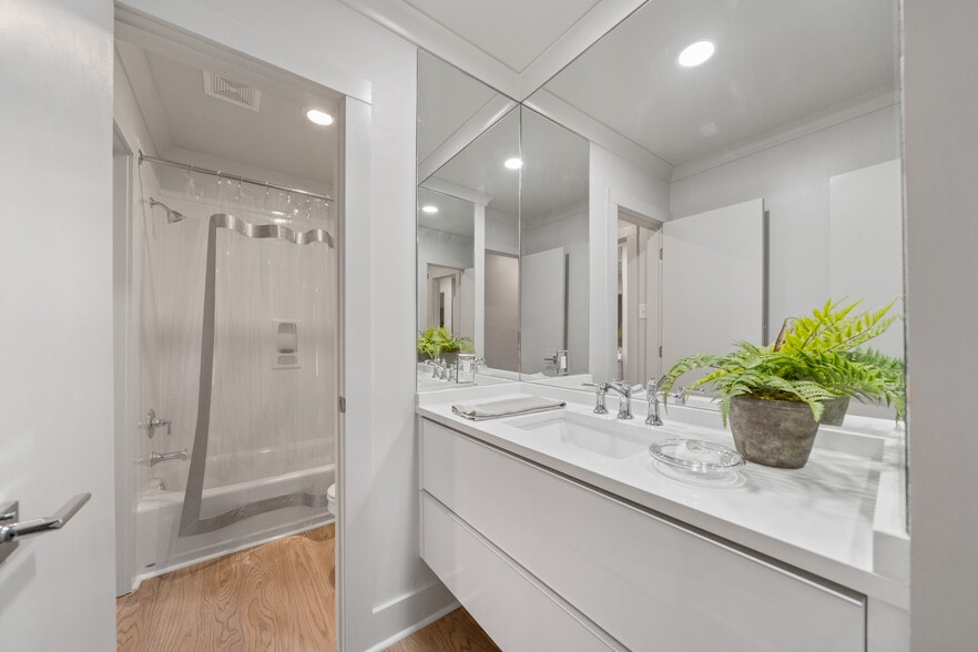 More Photos Of 3655 Old Shell Rd, Mobile Apartments For Sale