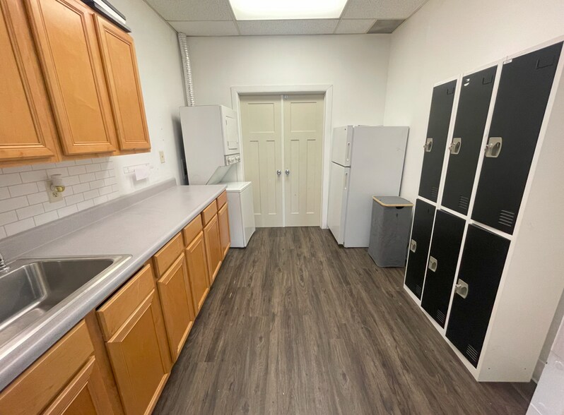 More Photos Of 6320 Rucker Rd, Indianapolis Office For Lease