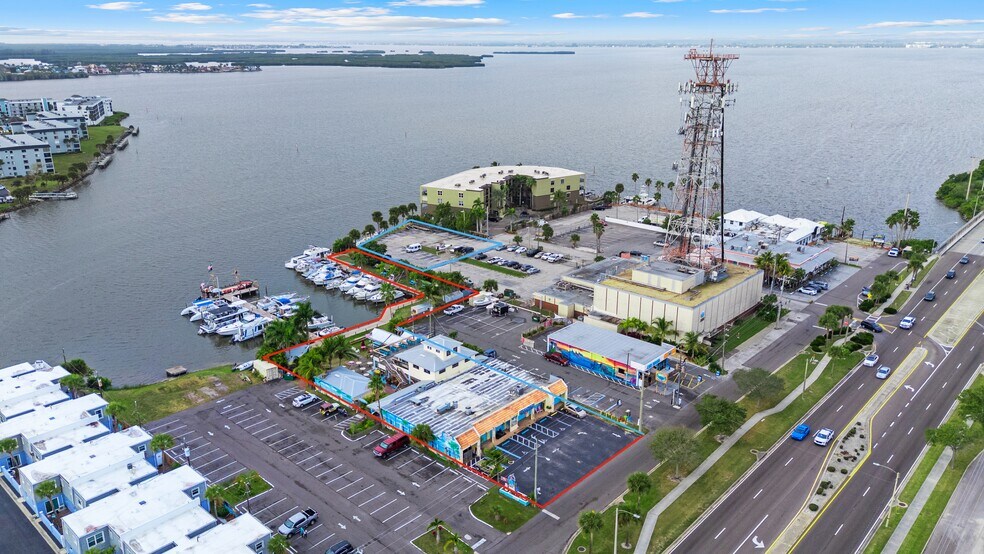 More Photos Of 400-408 W Cocoa Beach Cswy, Cocoa Beach Restaurant For Sale