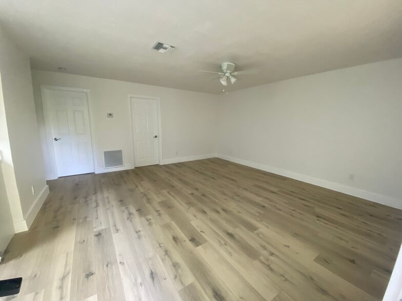 More Photos Of 401 SW 7th Ave, Fort Lauderdale Apartments For Sale