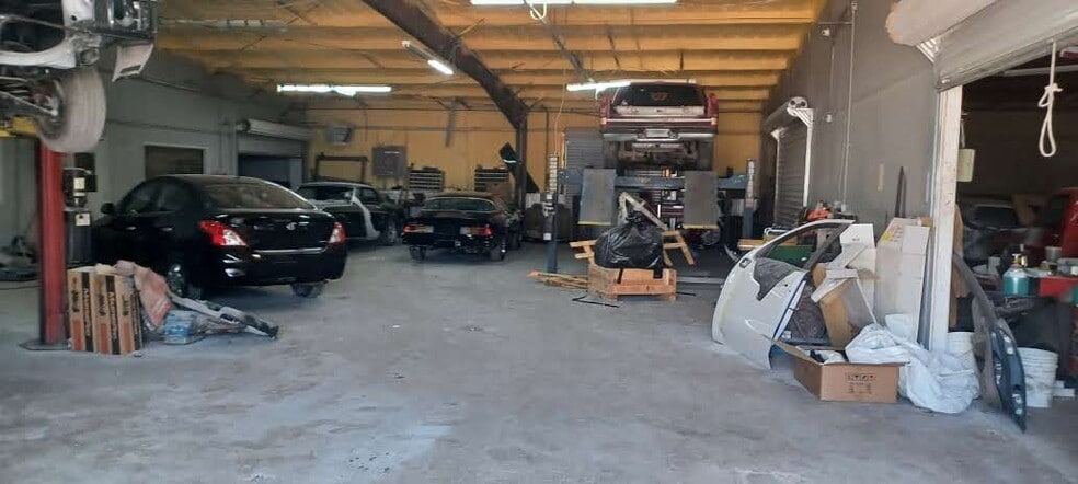 More Photos Of 3916 W Ledbetter Dr, Dallas Auto Repair For Sale