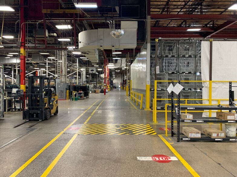 More Photos Of 2500 Highway 6 E, Iowa City Manufacturing For Lease