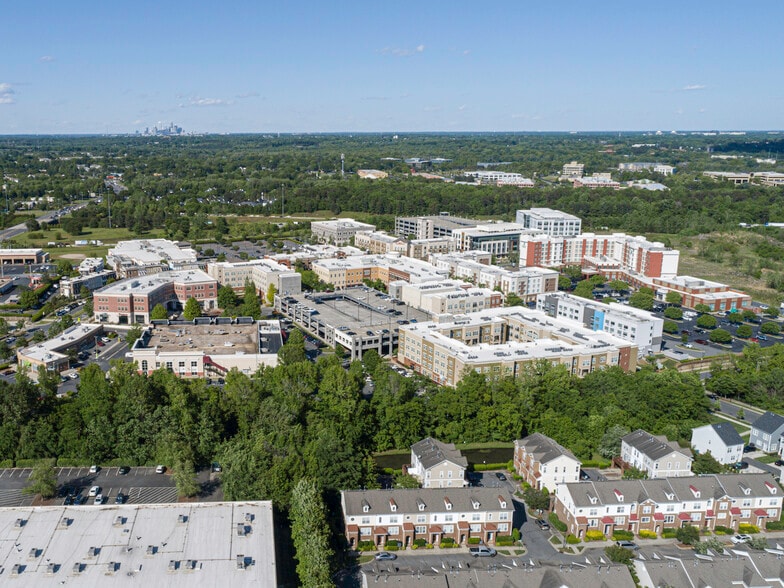 More Photos Of 2015 Ayrsley Town Blvd, Charlotte Unknown For Lease