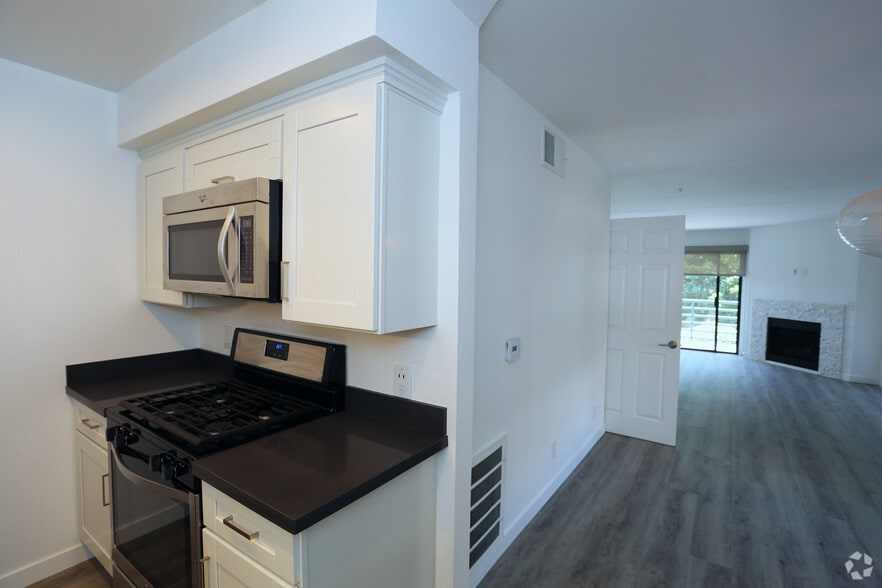 More Photos Of 8815 Cynthia St, West Hollywood Apartments For Sale