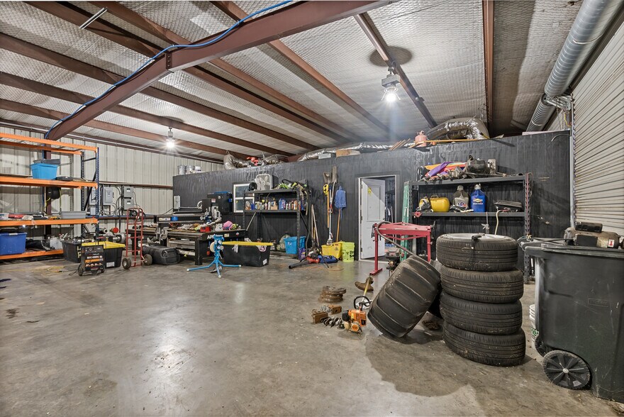 More Photos Of 9259 Hwy 290 E Hwy, Chappell Hill Auto Repair For Sale
