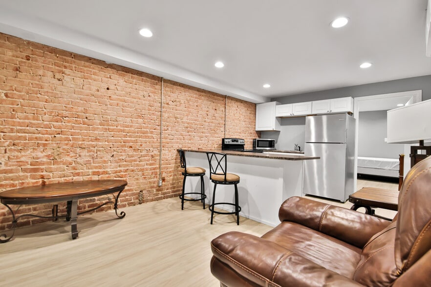 More Photos Of 1014 Broadway St, Lubbock Office For Sale