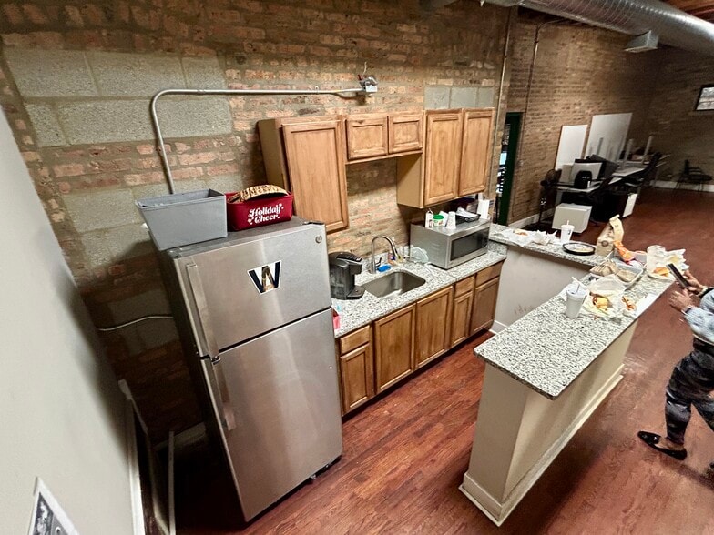 More Photos Of 5923-5927 S Wentworth Ave, Chicago Warehouse For Sale