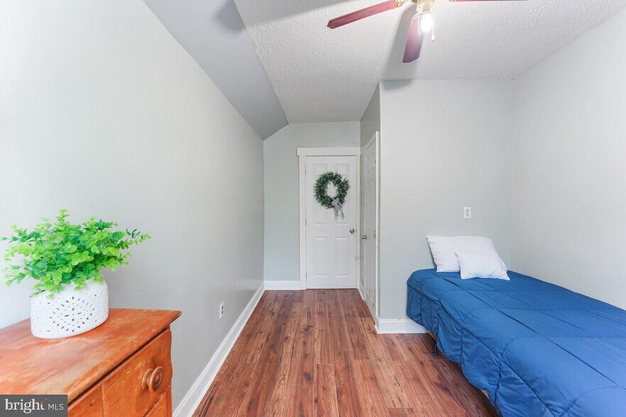 More Photos Of 2116 Old Route 100, Bechtelsville Restaurant For Sale