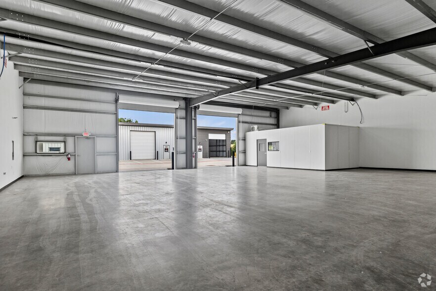 More Photos Of 3300 Dacy Ln, Kyle Warehouse For Sale