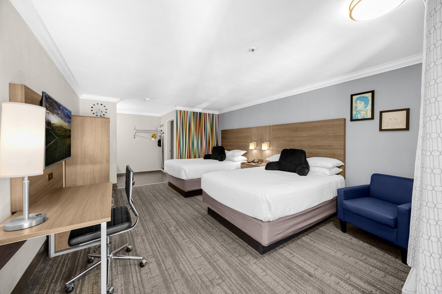 More Photos Of 28980 Old Town Front St, Temecula Hotel For Sale