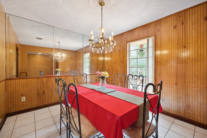 More Photos Of 1631 Gault Rd, Houston Flex For Sale