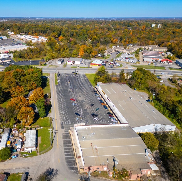 More Photos Of 924 Providence Blvd, Clarksville Unknown For Lease