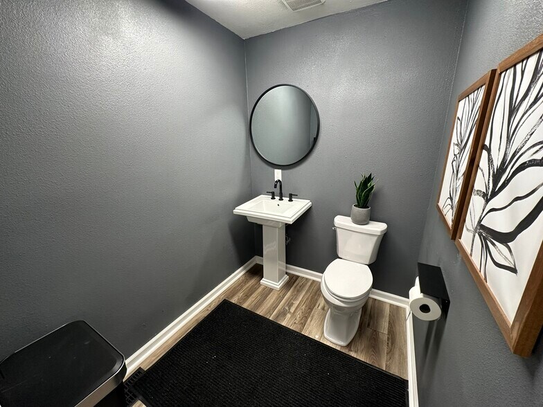 More Photos Of 73421 29 Palms Hwy, Twentynine Palms Office For Lease