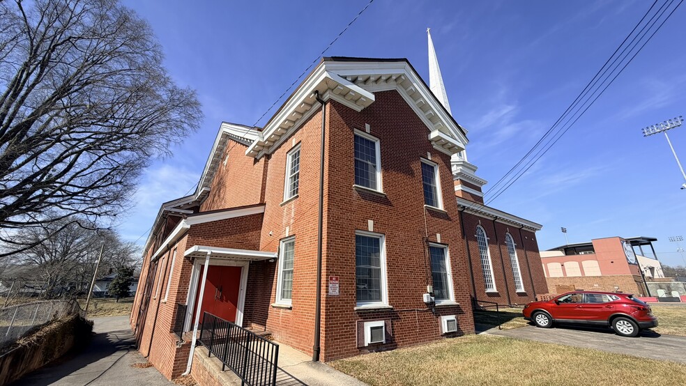 More Photos Of 801 W Franklin Blvd, Gastonia Religious Facility For Sale