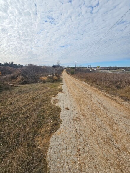More Photos Of 333 Salvage Way, Luling Warehouse For Sale