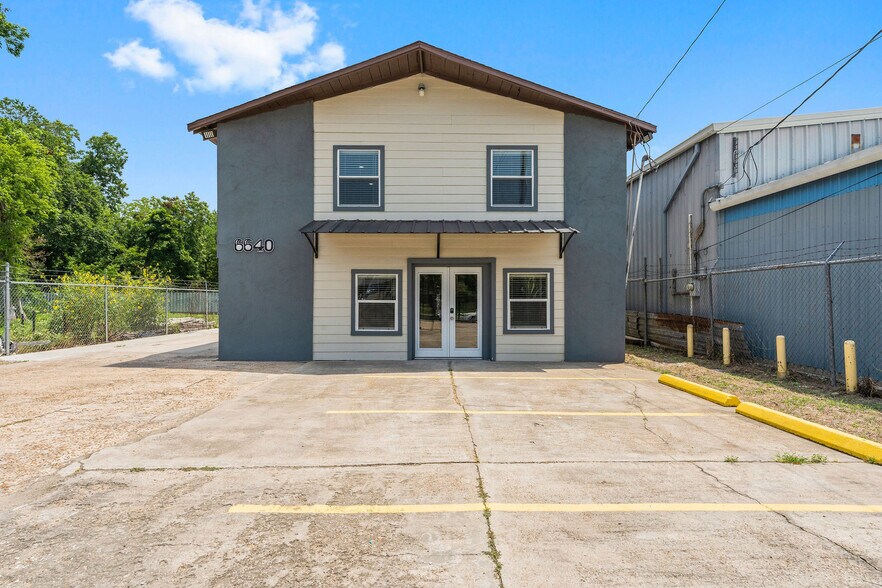 More Photos Of 6640 W Montgomery Rd, Houston Office For Sale