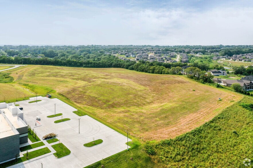 More Photos Of Gold Circle & W Center Rd, Omaha Land For Sale