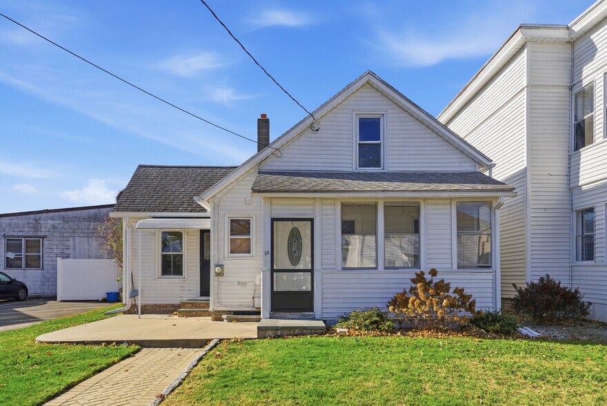 More Photos Of 285-289 East St, Ludlow Apartments For Sale
